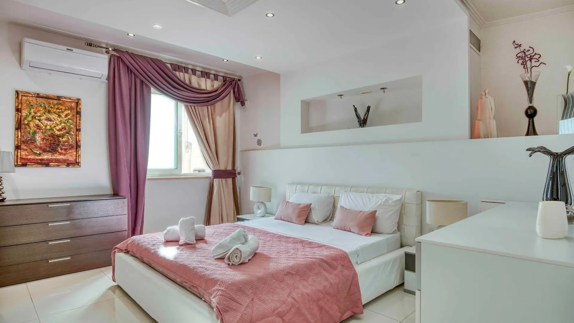 Oceanfront 3Br Penthouse Luxury & Views In Sliema Apartment 0*,  Malta