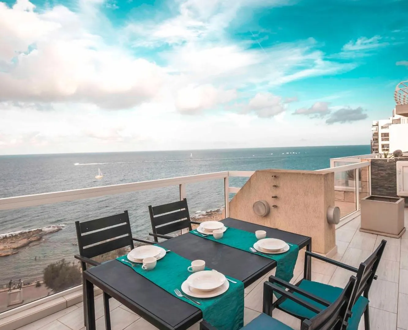 Oceanfront 3Br Penthouse Luxury & Views In Sliema Apartment