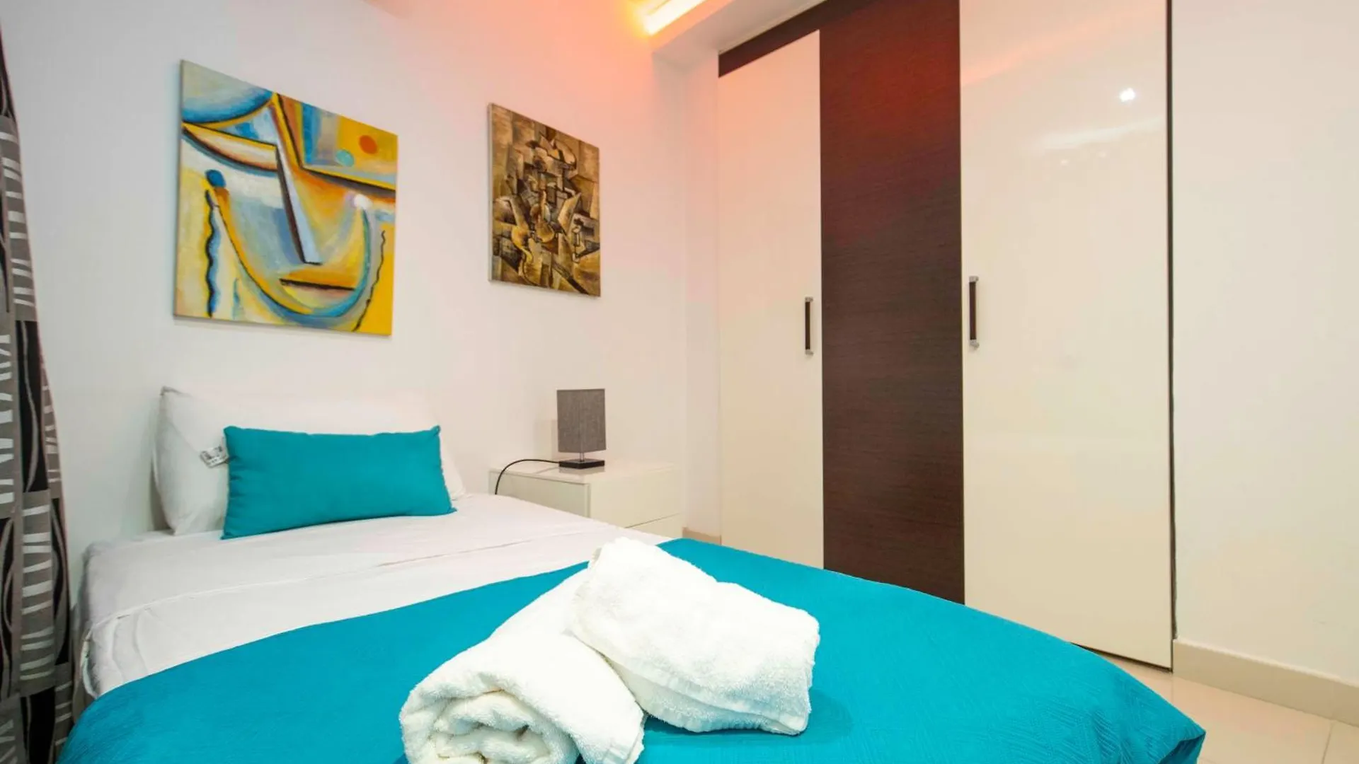 Oceanfront 3Br Penthouse Luxury & Views In Sliema Apartment Malta