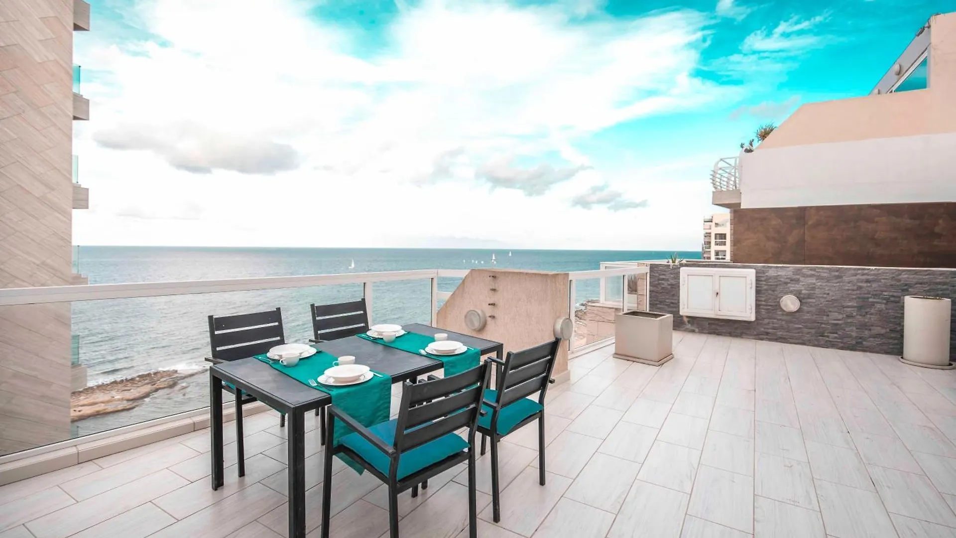 Oceanfront 3Br Penthouse Luxury & Views In Sliema Apartment Malta