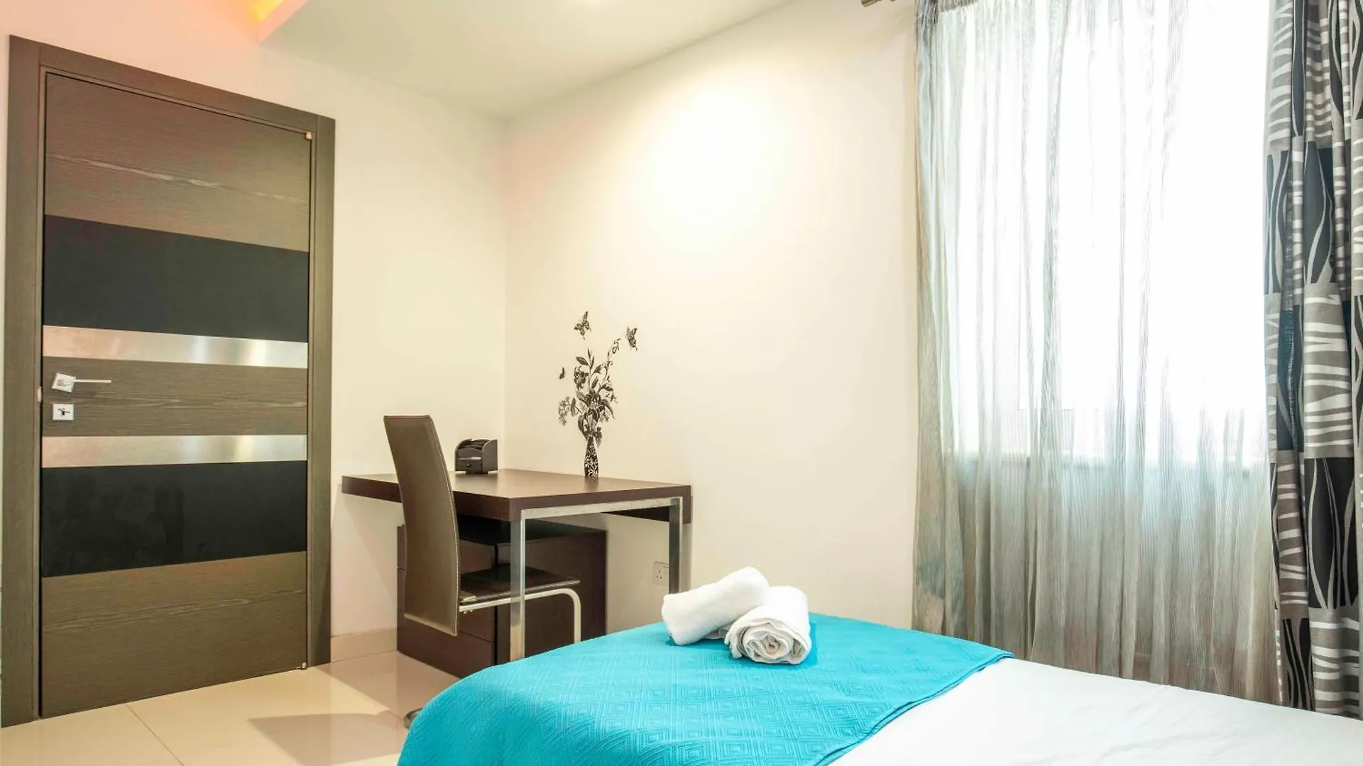 Oceanfront 3Br Penthouse Luxury & Views In Sliema Apartment