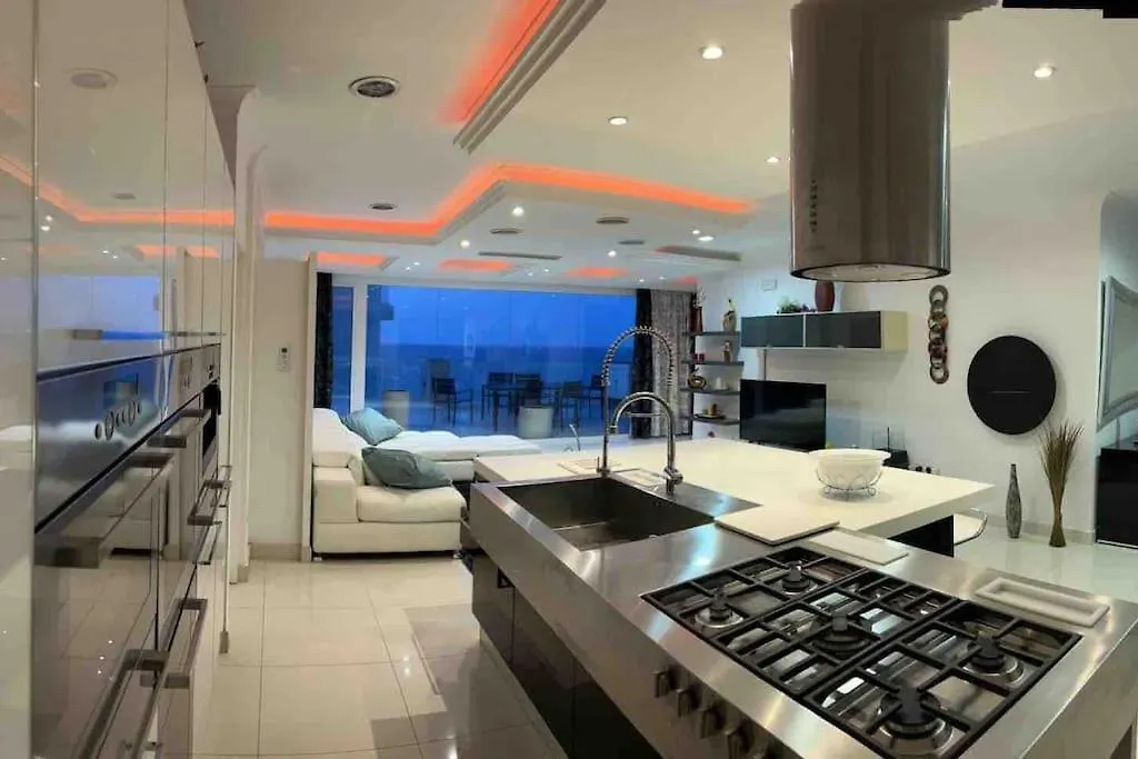 Oceanfront 3Br Penthouse Luxury & Views In Sliema Apartment