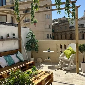 Hostel On, Sliema